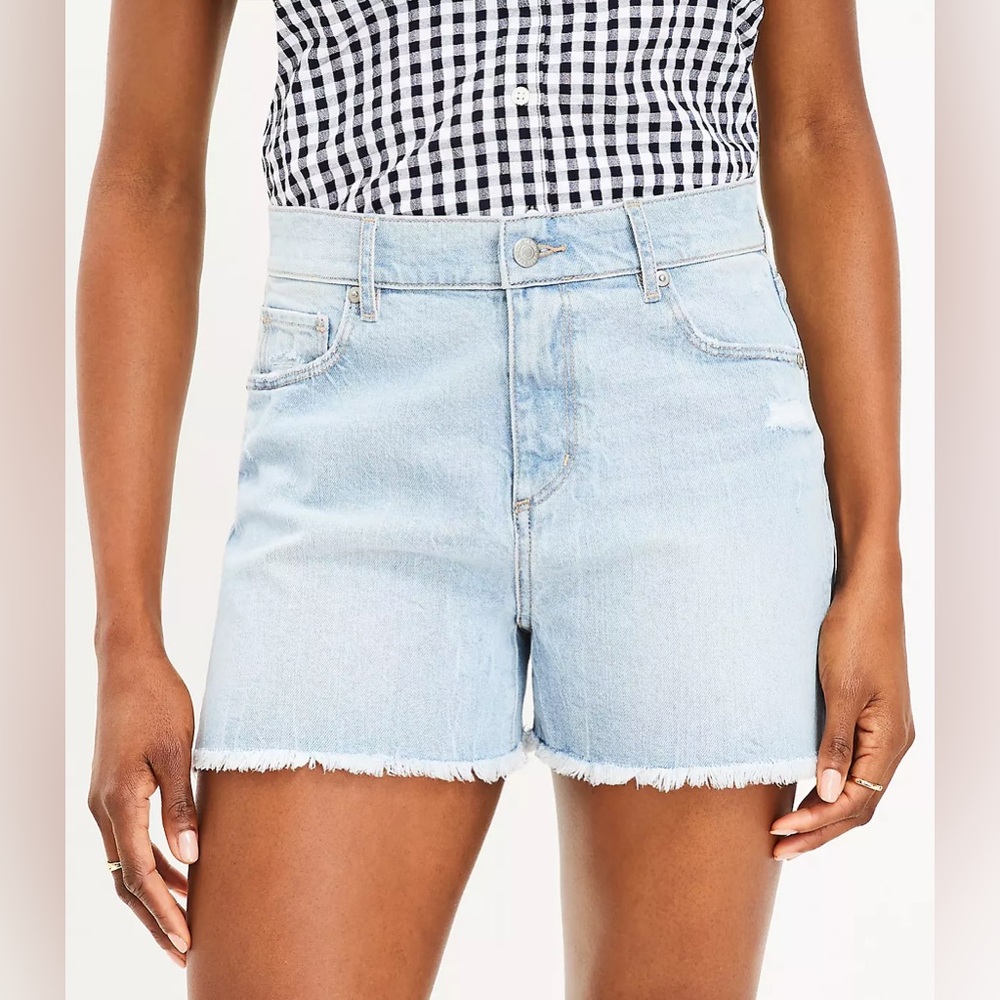 LOFT Plus Fresh Cut High Rise Cut Off Denim Jean Shorts Light Indigo Wash 32/14